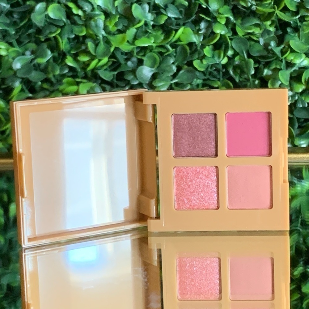 Complex Culture ROSY OUTLOOK Eyeshadow Palette | NEW - Picture 4 of 16